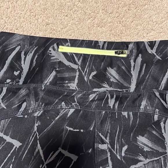 MONDETTA Size Large Capri Leggings - Picture 4 of 7